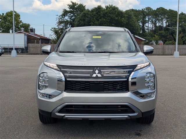 2025 Mitsubishi Outlander SE:MM39600
