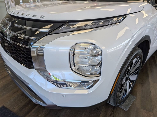 2026 Mitsubishi Outlander SE:MI30390