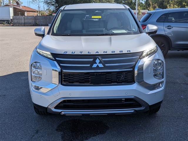 2025 Mitsubishi Outlander SE:MM139900
