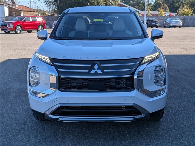 2025 Mitsubishi Outlander SE:MI30010