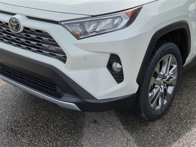 2020 Toyota RAV4 Limited:02570UU