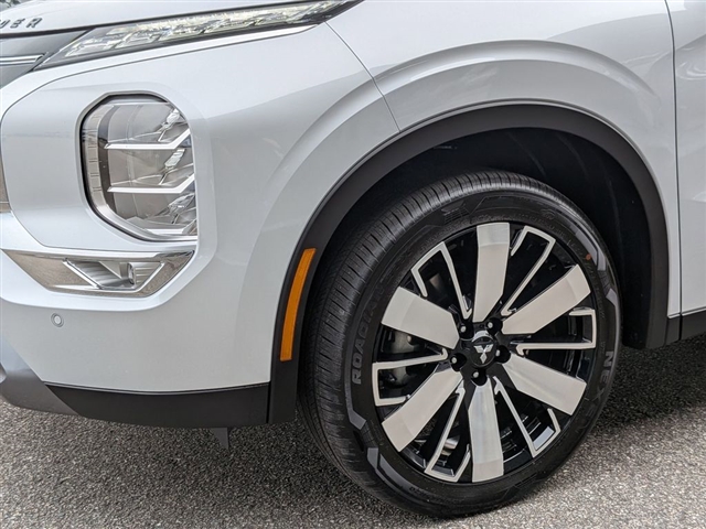 2025 Mitsubishi Outlander SE:MM39970