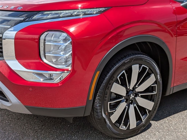 2025 Mitsubishi Outlander SE:MM39700