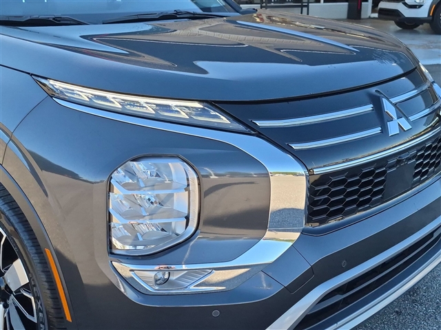 2025 Mitsubishi Outlander SE:02630UU