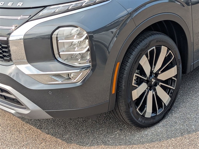 2025 Mitsubishi Outlander SE:MM39470