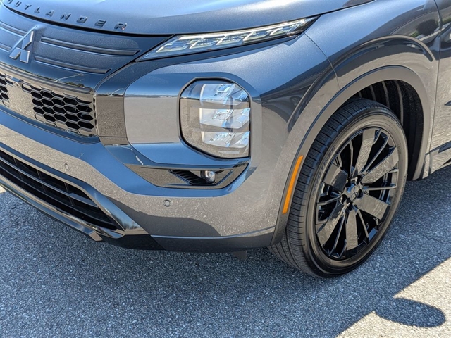 2026 Mitsubishi Outlander Black Edition:MI30460