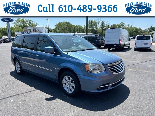 2011 Chrysler Town & Country Touring FWD