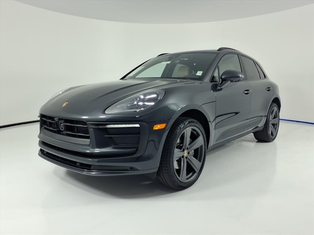 2025 Porsche Macan T