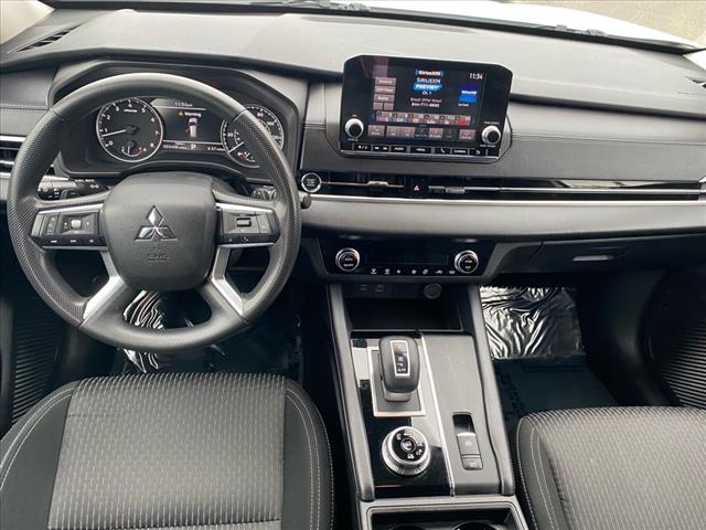 2022 Mitsubishi Outlander ES
