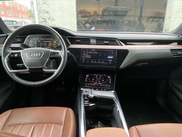 2021 Audi e-tron quattro Premium Plus