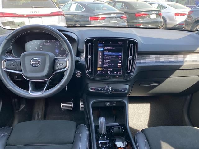 2021 Volvo XC40 T5 R-Design