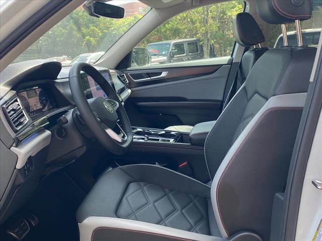 2024 Volkswagen Atlas 2.0T Peak Edition SEL