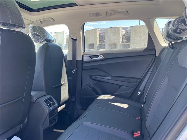 2025 Volkswagen Taos SE Black