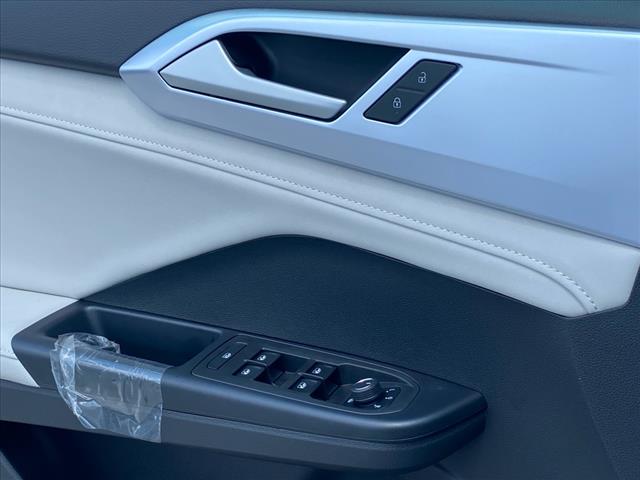 2025 Volkswagen Taos 