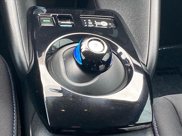 2022 Nissan LEAF SV
