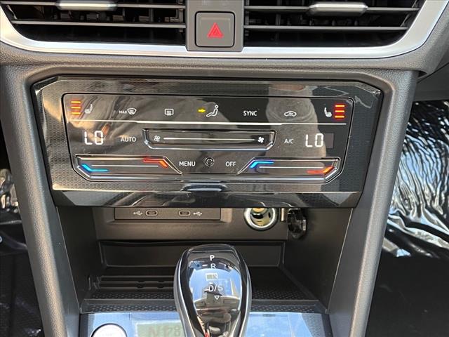 2025 Volkswagen Taos SE 4Motion