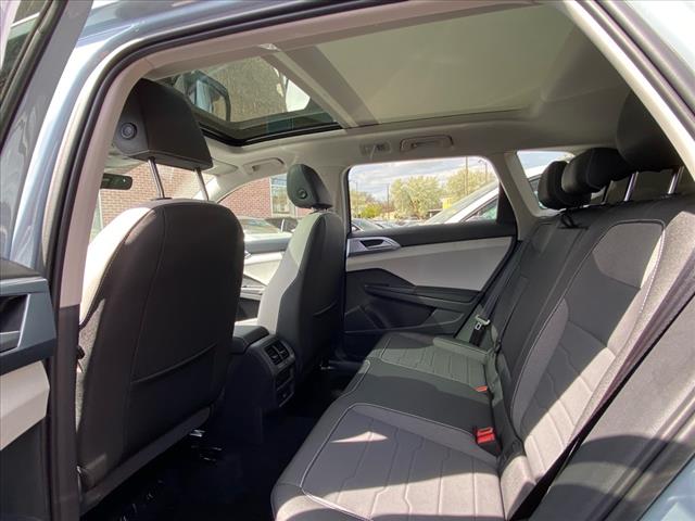 2025 Volkswagen Taos SE 4Motion