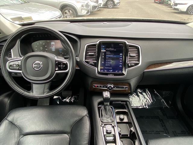 2016 Volvo XC90 T6 Momentum