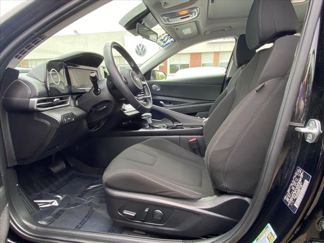 2022 Hyundai ELANTRA SEL