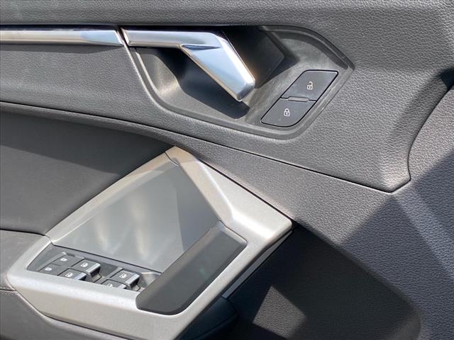 2022 Audi Q3 quattro Premium 40 TFSI