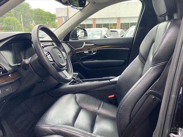2016 Volvo XC90 T6 Momentum