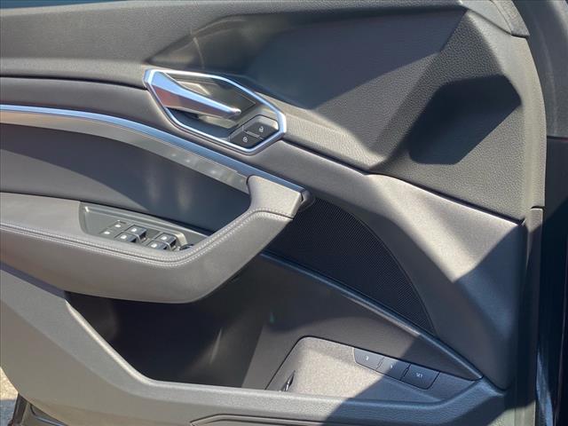 2021 Audi e-tron quattro Premium