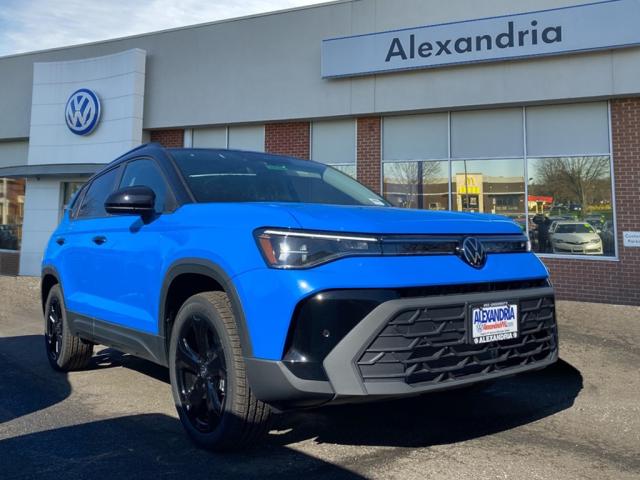 2025 Volkswagen Taos SE Black 4Motion