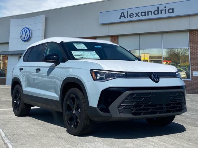 2025 Volkswagen Taos SE Black 4Motion