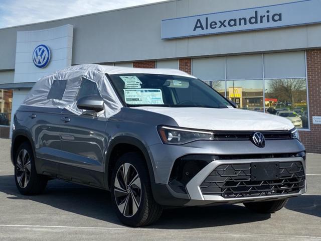 2025 Volkswagen Taos SE 4Motion