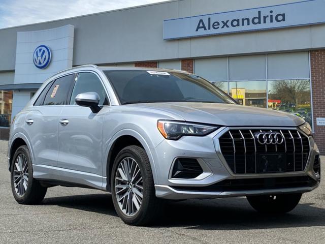 2022 Audi Q3 quattro Premium 40 TFSI