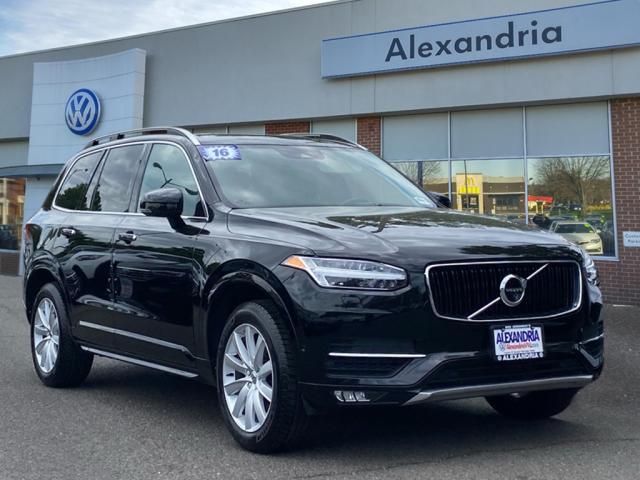 2016 Volvo XC90 T6 Momentum