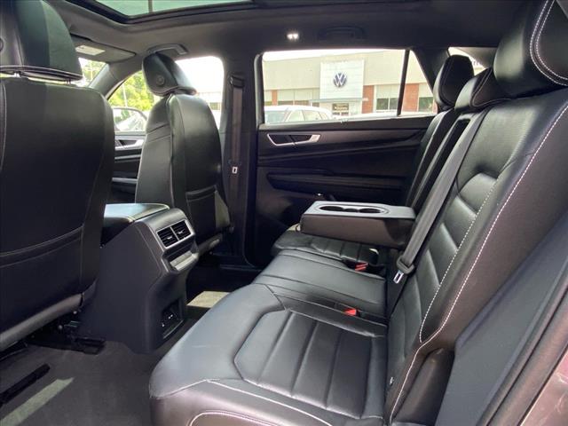 2024 Volkswagen Atlas Cross Sport 2.0T SEL R-Line