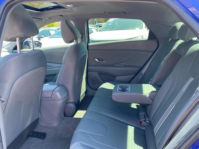 2022 Hyundai ELANTRA SEL