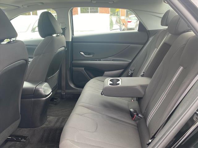 2022 Hyundai ELANTRA SEL