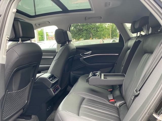 2021 Audi e-tron Premium Plus quattro