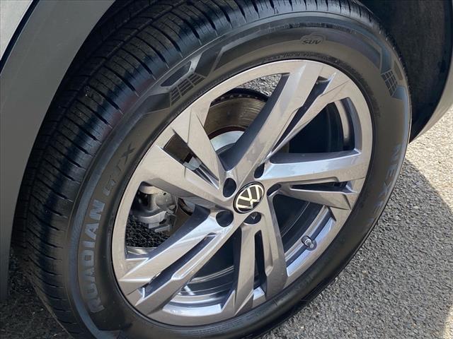 2024 Volkswagen Atlas Cross Sport 2.0T SEL R-Line