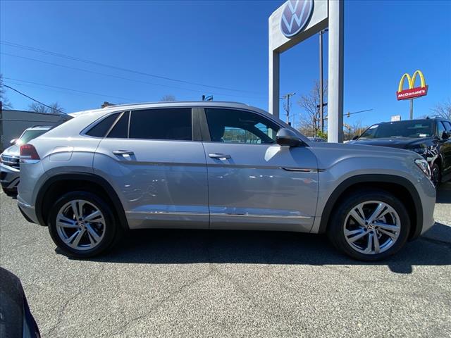 2024 Volkswagen Atlas Cross Sport 2.0T SEL R-Line