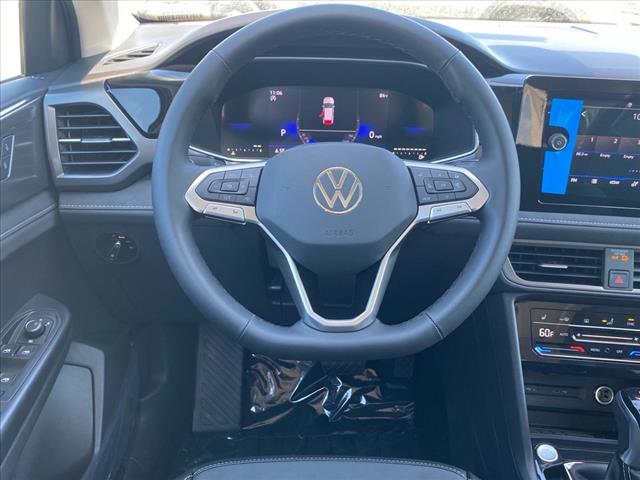 2025 Volkswagen Taos SE Black