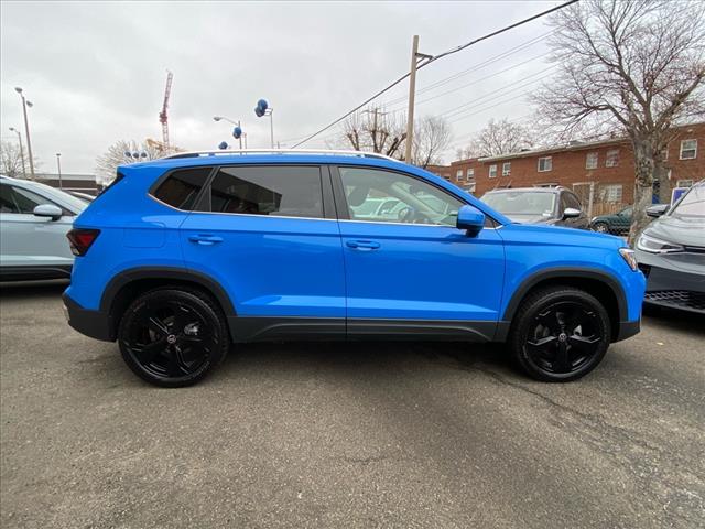 2025 Volkswagen Taos SEL 4Motion