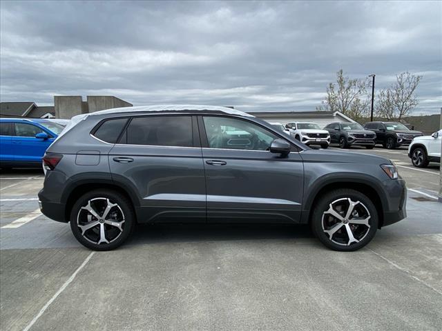 2025 Volkswagen Taos SEL 4Motion