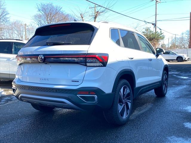 2025 Volkswagen Taos SE 4Motion