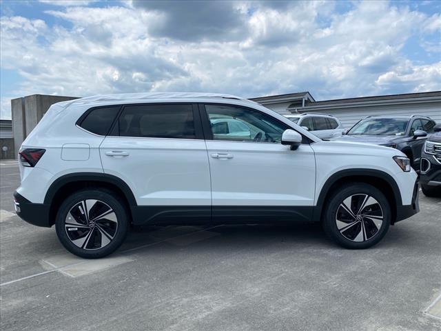 2025 Volkswagen Taos SE 4Motion