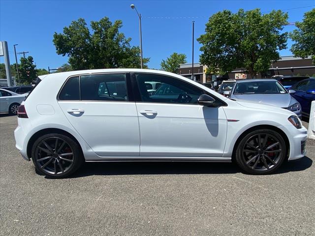 2017 Volkswagen Golf GTI SE