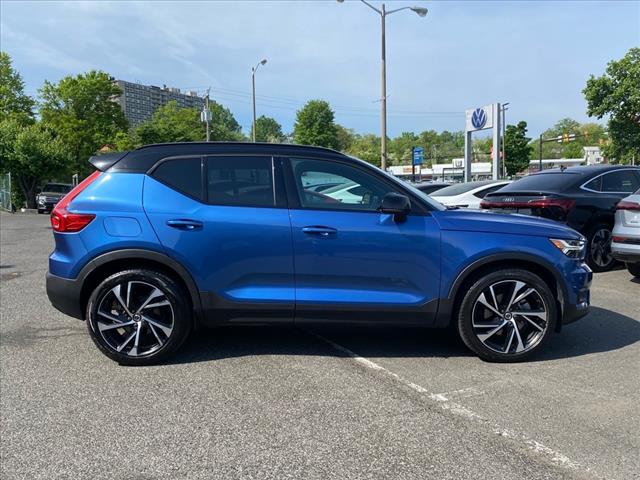 2021 Volvo XC40 T5 R-Design