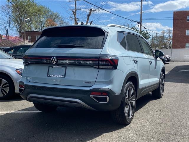 2025 Volkswagen Taos SE 4Motion