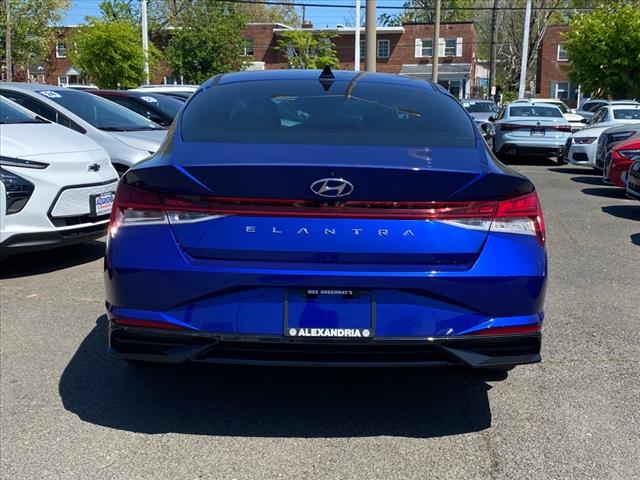 2022 Hyundai ELANTRA SEL