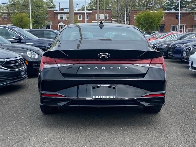 2022 Hyundai ELANTRA SEL