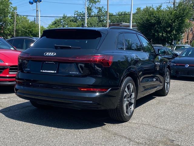 2021 Audi e-tron quattro Premium