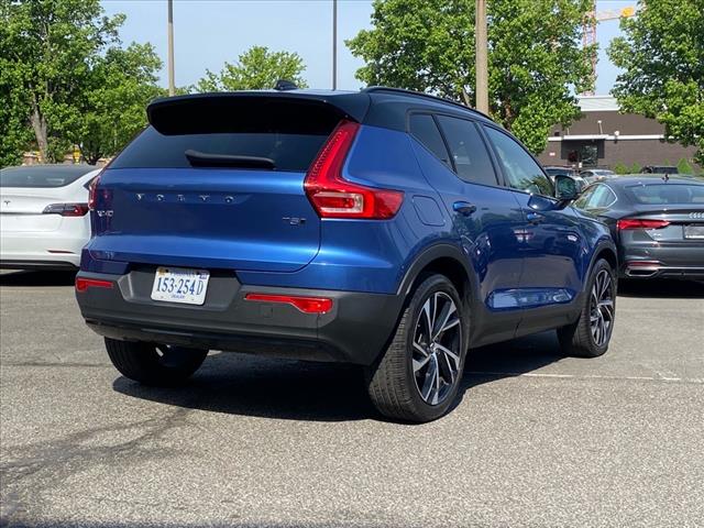 2021 Volvo XC40 T5 R-Design