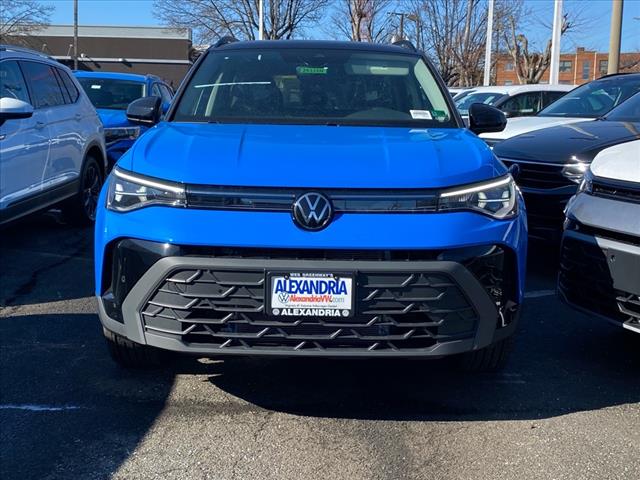 2025 Volkswagen Taos SE Black 4Motion